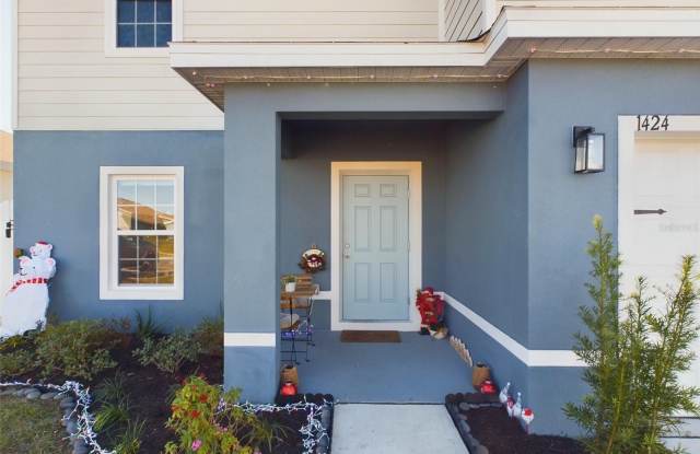1424 FEATHER Lane Gallery 2
