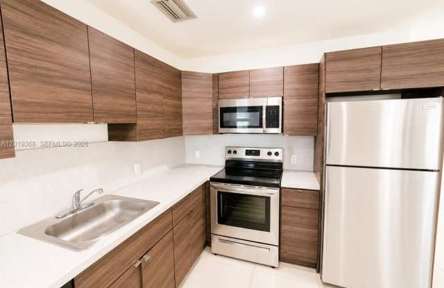 542 NE 67th St photos photos