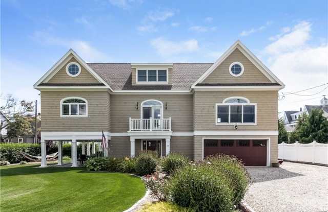 25 Parker Avenue - 25 Parker Avenue, Madison Center, CT 06443