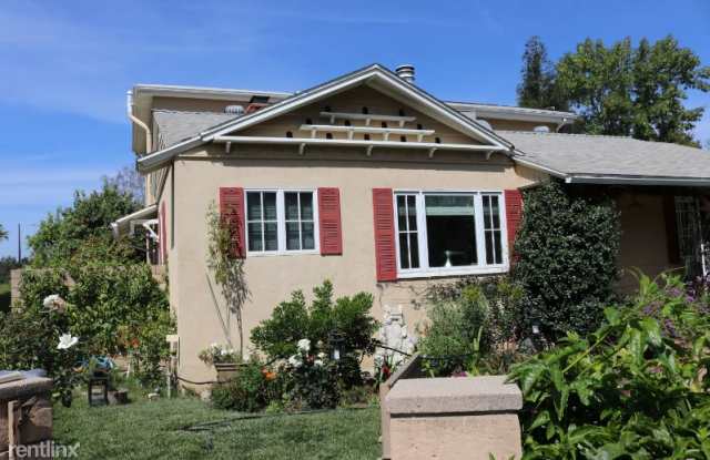 5837 Ranchito Avenue Gallery 2