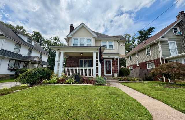 Stunning 4-Bed/2-Bath Home in the heart of Lansdowne! Available First Week of September! photos photos