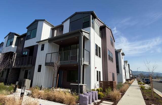 1436 Waterside Ln photos photos