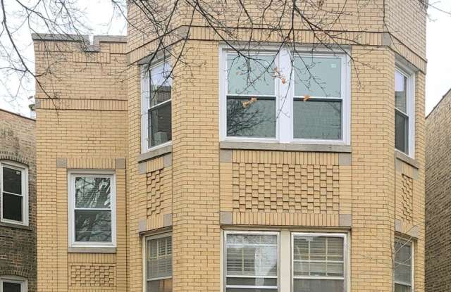 2827 W Lunt Avenue unit: Garden photos photos 2827 W Lunt Avenue unit: Garden photos photos