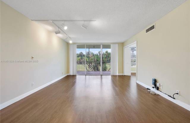 3351 S Palm Aire Dr photos photos