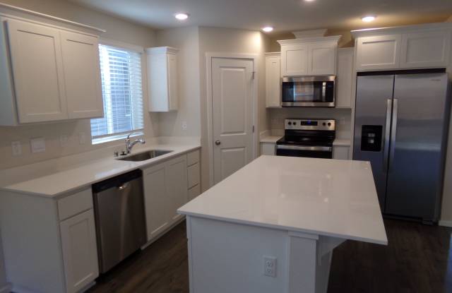 Lovely 3 bd 2ba home 2 Level Home - Coming Soon! Gallery 4