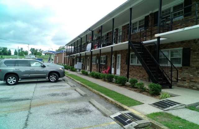 903 Collins Lane Gallery 2