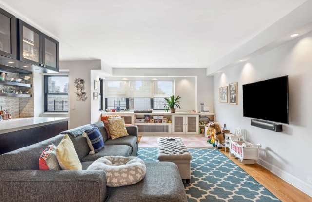 176 East 77th Street Gallery 2