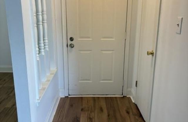 23 PICKWICK Place Gallery 2
