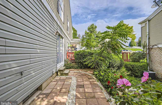 12 DEEPSPRING COURT Gallery 3