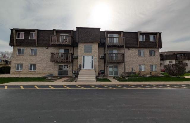 2361 Bicentennial Avenue - 2361 Bicentennial Avenue, Crest Hill, IL 60403