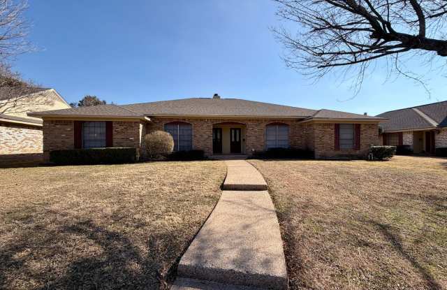 Duplex - 6804 Old Briarstown Drive, Waco, TX 76710