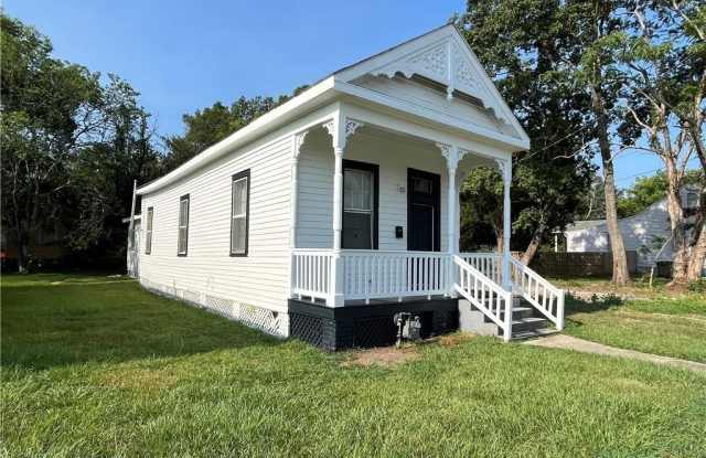 1003 Texas Street photos photos