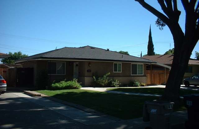 3 Bed 2 Bath Home with Swimming Pool in Desirable Presidential Neighborhood! photos photos