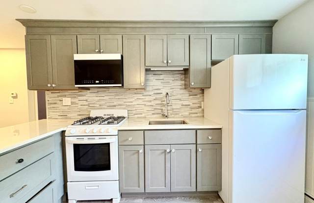 2 Bed | 1 Bath | $2,150/mo | Assigned Parking | On-Site Laundry photos photos