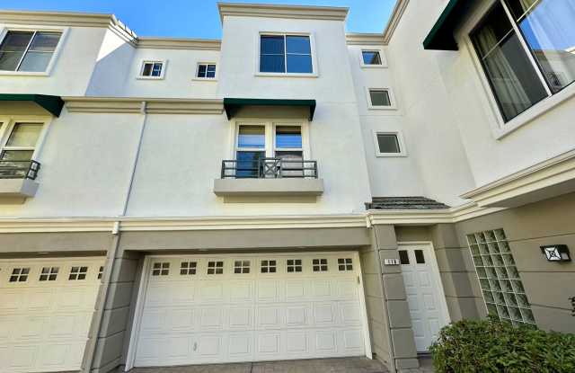 Convenient and Chic Silicon Valley Townhouse - 430 Navaro Place, San Jose, CA 95134