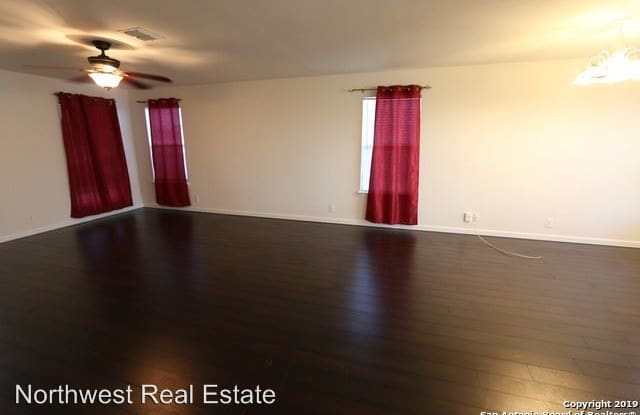 3906 Nuttall Oak Dr Gallery 4