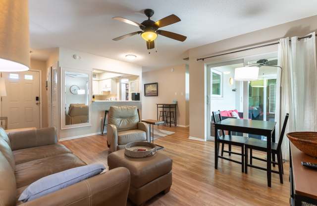 Conveniently located, furnished, 2 Bed, 2 Bath Condo in Great Location photos photos