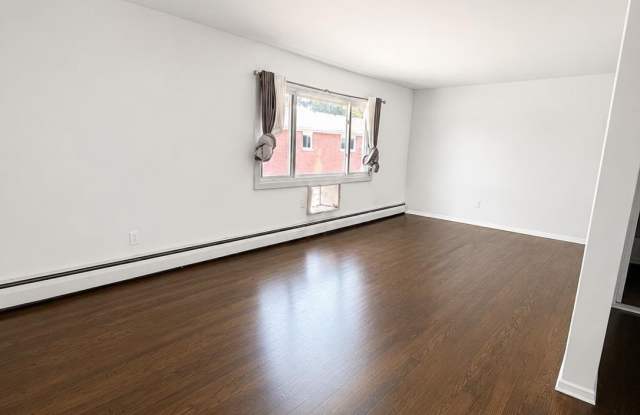 633 Wellwood Avenue Gallery 2