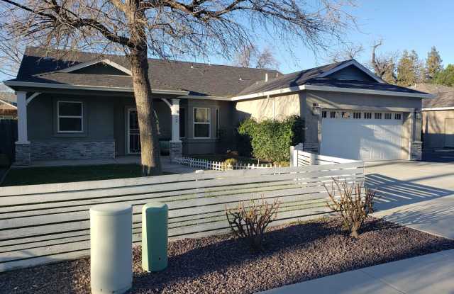 LEASE TAKEOVER-CURRENT LEASE EXPIRES 3/18/27-3 bed 2 bath Chico Charmer with fenced back yard! Gallery 3