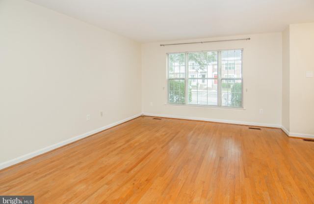 632 LIONS GATE Lane Gallery 4