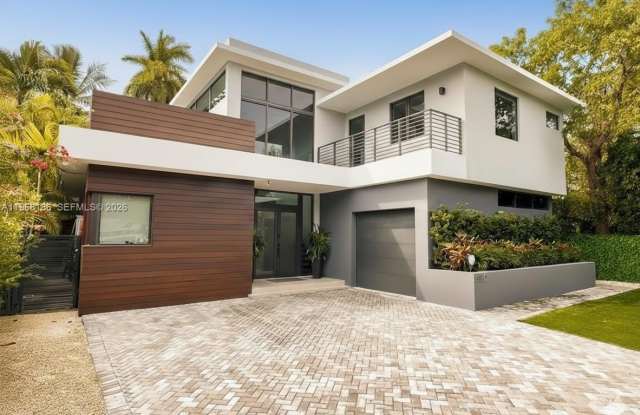 2550 Overbrook St photos photos