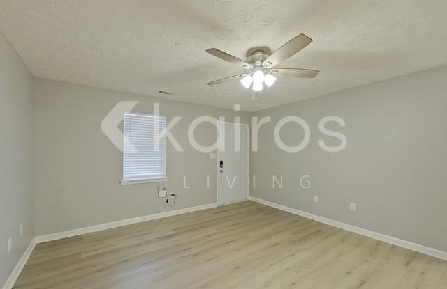 320 Deerpark Drive Gallery 3