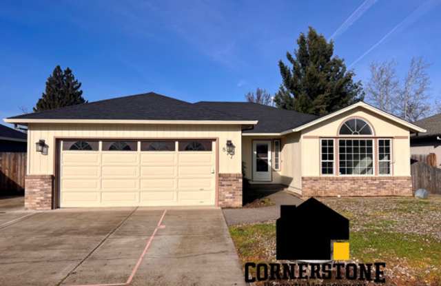 877 Westrop Drive - 877 Westrop Drive, Central Point, OR 97502