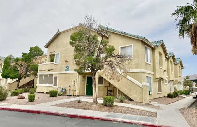 STUNNING 2 BEDROOM 2 BATH CONDO IN GATED COMMUNITY IN THE NORTHEAST photos photos
