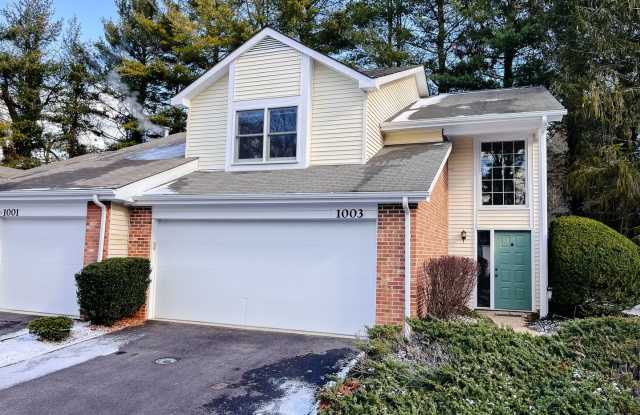 Updated and Conveniently Located 3 Bedroom 2.5 Bath Townhouse photos photos