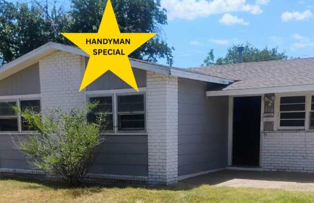 Handyman Special $0 First Month's Rent / “You fix, you SAVE BIG!!” Contact Diane for details: 806 704-3055 ext 2 photos photos