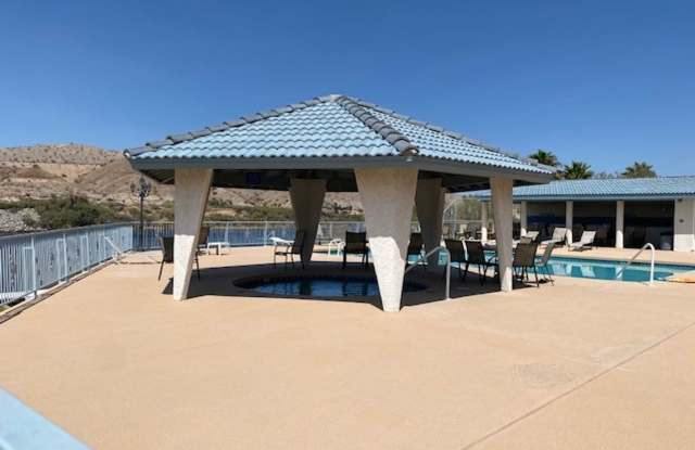 2Br Waterfront  WINTER Vacation Rental Condo, Complex on the WATERFRONT Gated complex Utilities included Gallery 4