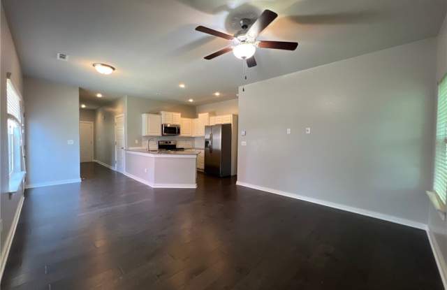 2415 SW Arbor Road Gallery 4