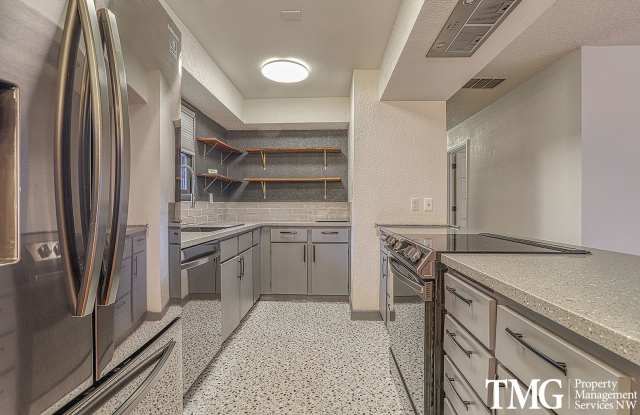 Large Pet Friendly Ranch Style Home w/ 4 Beds and 1 Bath! photos photos