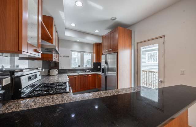 1049 North Winchester Avenue photos photos