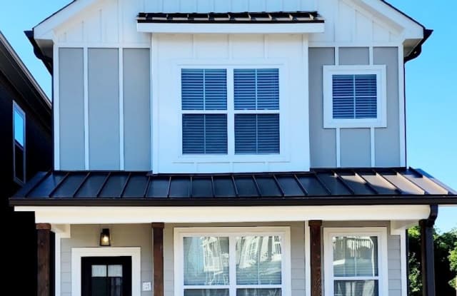 Modern 3-Bedroom Townhome with Pool Access Near Downtown Cookeville photos photos