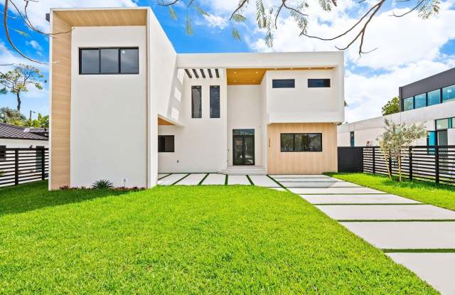 2324 SW 26th Street photos photos