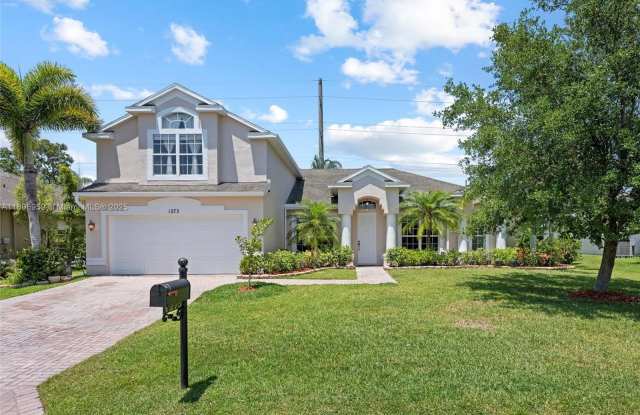 1273 Scarlet Oak Cir photos photos