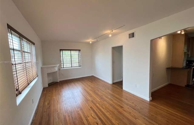 1535 Meridian Ave photos photos