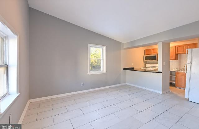 1436 W BALTIMORE Street unit: 2 photos photos