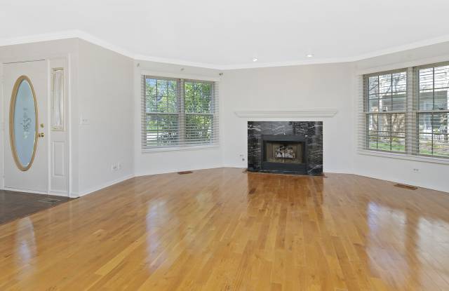 357 Satinwood Court South Gallery 4