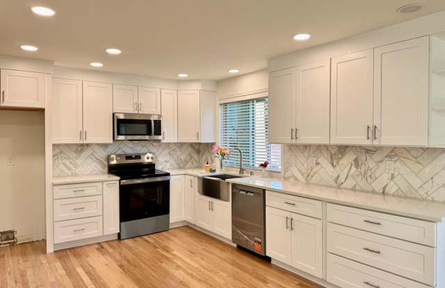 Fantastic Redmond Location!!! photos photos
