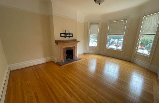 Charming Inner Richmond Gem: Spacious 1BR w/ Laundry On-Site, and Parking Included! photos photos