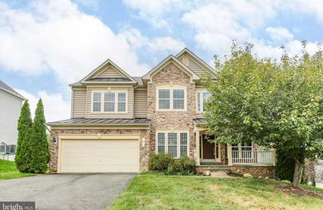 9 LATHAM LN photos photos