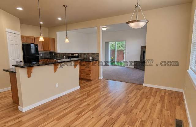 Brand New Remodel 4 Bed 2.5 Bath Upgraded Townhome Gallery 3