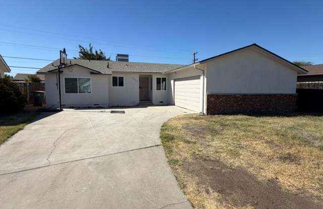 Adorable Clovis Home for Rent Gallery 1