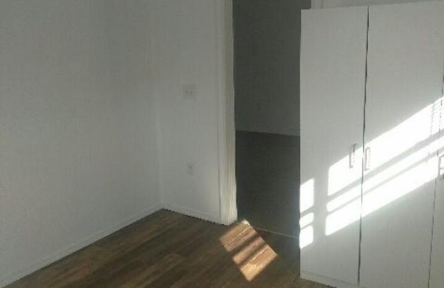 734 Spruce Street Gallery 4
