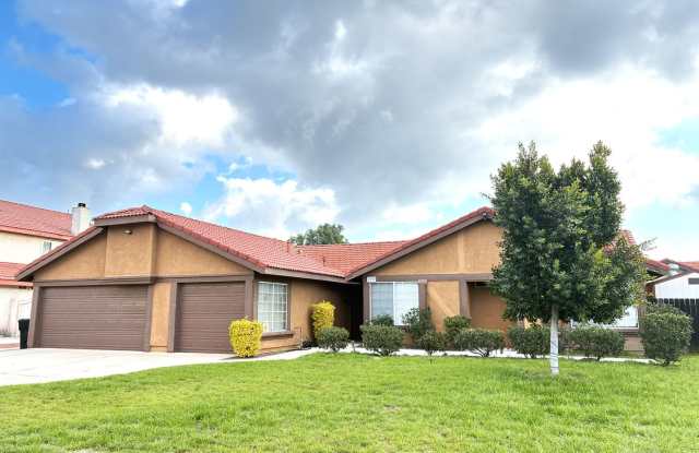 GREAT NEIGHBORHOOD IN RIALTO HILLS 4BED+2BATH photos photos