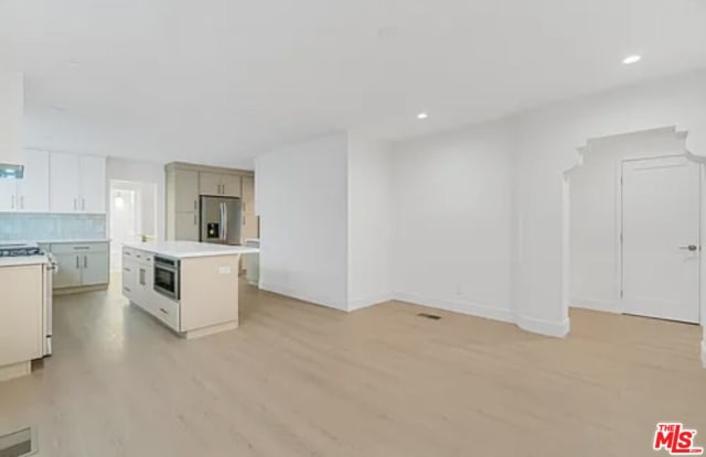 6446 West 6th Street Gallery 1