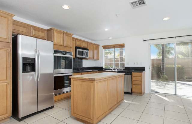 Rarely on the market! One Story Attached Single Family Residence in Brea-Olinda Ranch! Gallery 4
