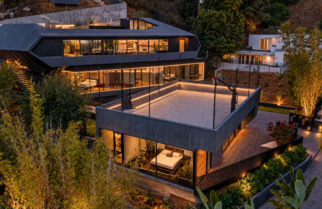 1907 N Beverly Dr Gallery 1